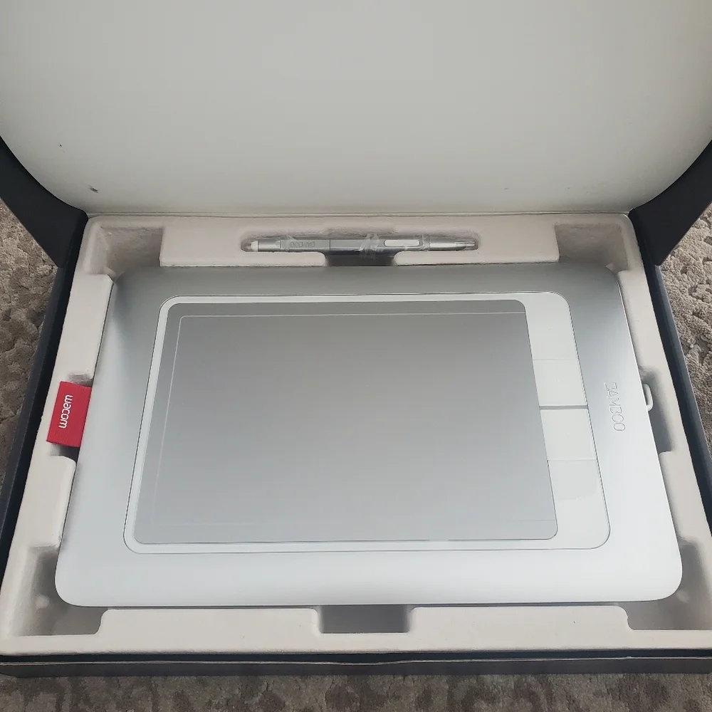 Wacom Bamboo Fun Pen & Touch Tablet CTH661
